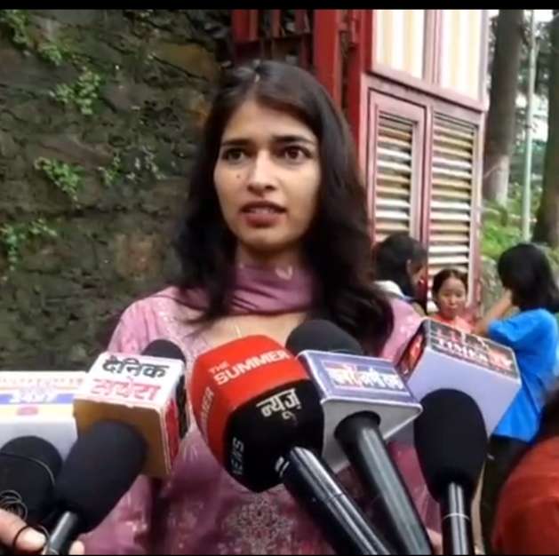 Summer Express - 5 मिनट की देरी बनी सपना टूटने की वजह: JOA-IT परीक्षा में ट्रैफिक जाम ने बढ़ाई परेशानी