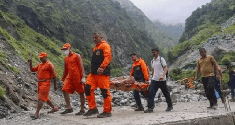 Summer Express - मानसून से पहले ही तबाही: देश के 5 राज्यों में बाढ़, भूस्खलन और बादल फटने से 14 की मौत, कई लापता