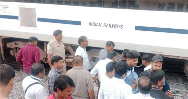 Summer Express - धारवाड़-बेंगलुरु वंदे भारत एक्सप्रेस में तकनीकी खराबी, दावणगेरे स्टेशन पर रोकी गई ट्रेन