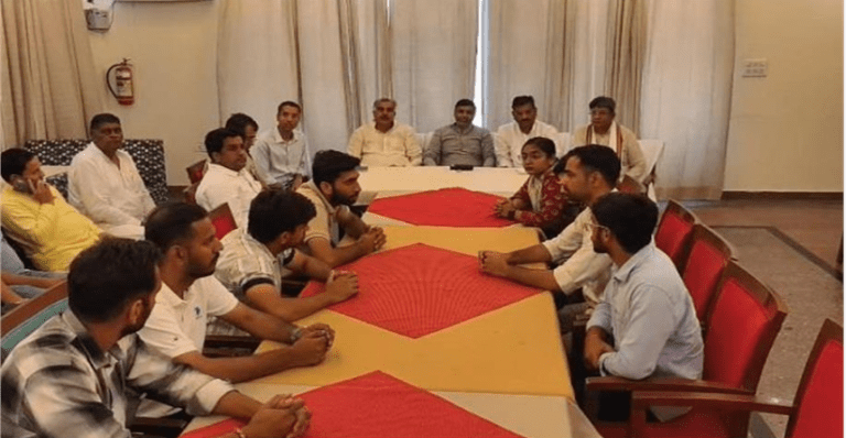 Summer Express - कृषि विश्वविद्यालय के छात्र आंदोलन पर बनी कमेटी से नहीं बनी बात, वीसी को हटाने की मांग पर अड़े छात्र