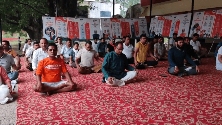Summer Express - ऊना और गगरेट में धूमधाम से मनाया गया 11वां अंतरराष्ट्रीय योग दिवस, नेताओं ने दिया ‘स्वस्थ भारत’ का संदेश