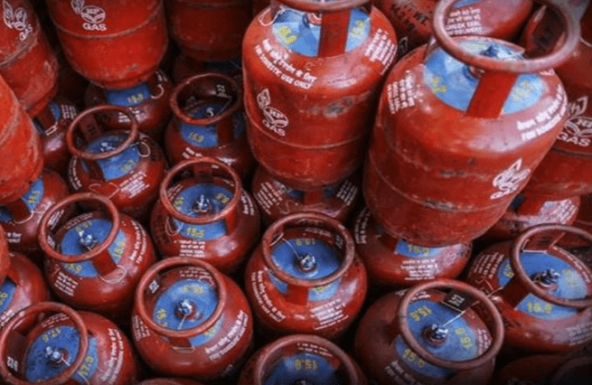 Summer Express - ईरान-इज़राइल तनाव का असर भारत पर: बढ़ सकते हैं LPG सिलेंडर के दाम, रसोई बजट पर पड़ेगा असर