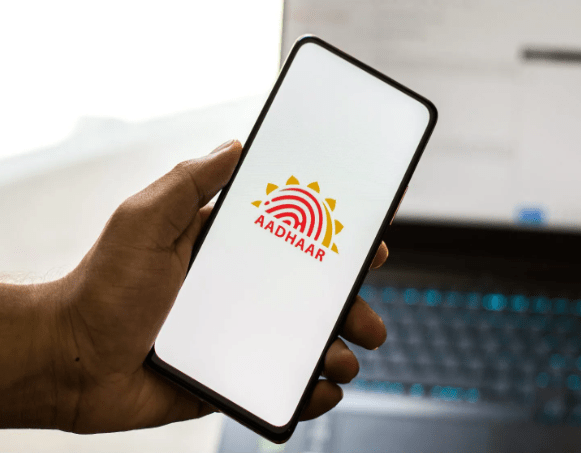 Summer Express - अब घर बैठे अपडेट होगा आधार, UIDAI ला रहा है नया सिस्टम और ऐप