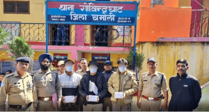 Summer Express - उत्तराखंड: गाजियाबाद के पर्यटकों से लूटपाट करने वाले तीन आरोपी अमृतसर से गिरफ्तार, नकदी और iPhone बरामद