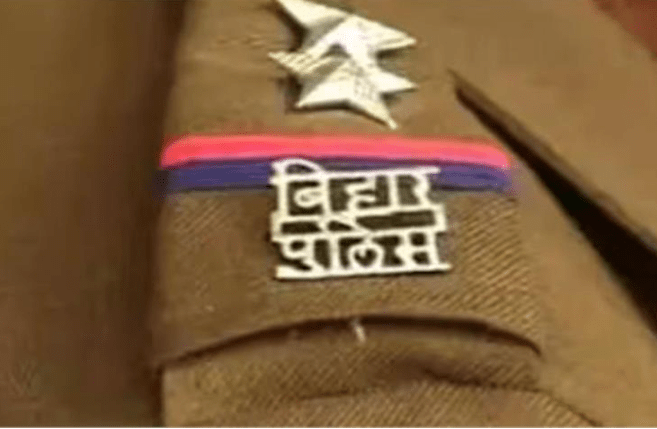 Summer Express - बिहार में शराबबंदी के बीच सारण में पार्टी कर रहे तीन गिरफ्तार, पुलिस अधिकारी फरार