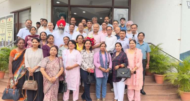 Summer Express - शिक्षा स्थायी समिति के चेयरमैन  बनाए जाने पर जतिंदर पाल मल्होत्रा को रेवा संस्था ने दी बधाई