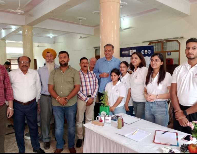 Summer Express - समर्पण और सेवा का संदेश: श्री ब्राह्मण सभा चंडीगढ़ ने आयोजित किया 22वां रक्तदान शिविर