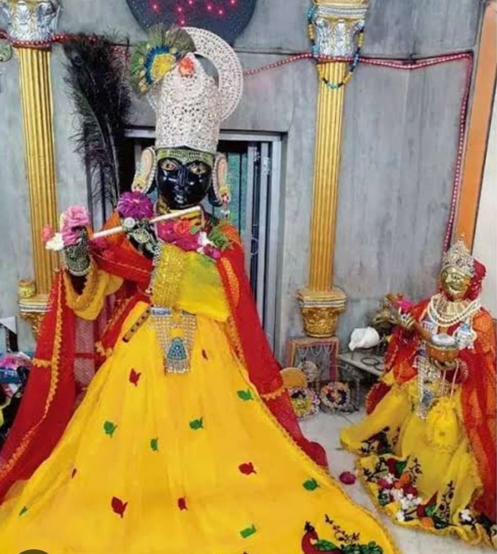 Summer Express - हिमाचल प्रदेश में एक ऐसा मंदिर जहां सदियों से हो रही है श्रीकृष्ण संग मीराबाई की पूजा