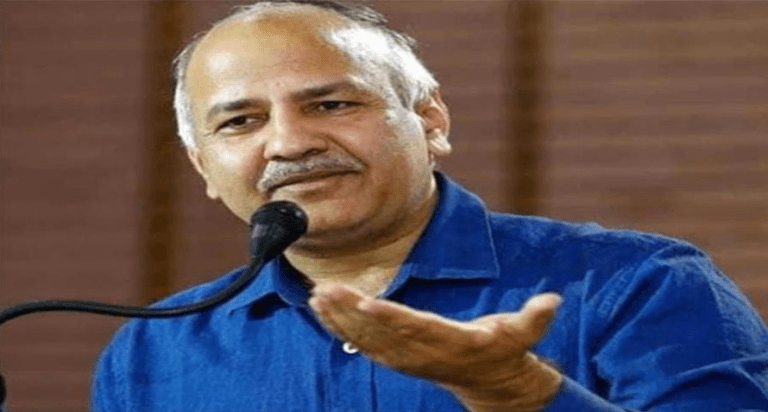 Summer Express - पुराने वाहनों पर ईंधन भरवाने की रोक पर सिसोदिया का हमला, कहा– ‘मध्यम वर्ग पर एक और वार’