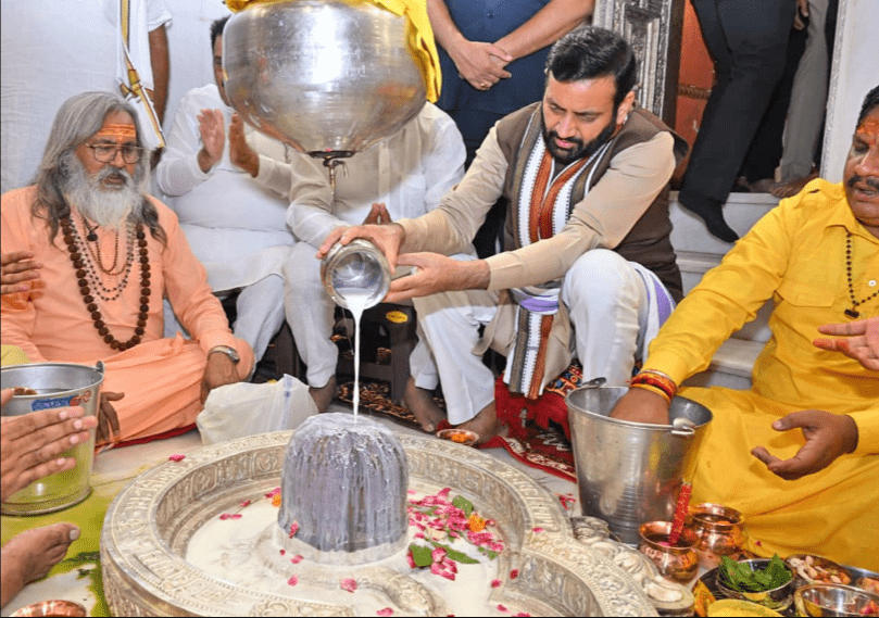 Summer Express - सीएम सैनी मंदिर में पूजन के बाद गांवों में उतरे, जनसुनवाई से शुरू किया मिशन