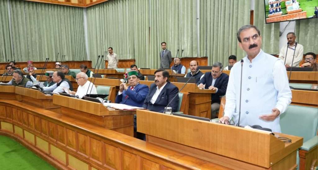 Summer Express - विपक्ष के आरोपों पर CM का पलटवार : बोले, भाजपा राज में बिकती थीं नौकरियां