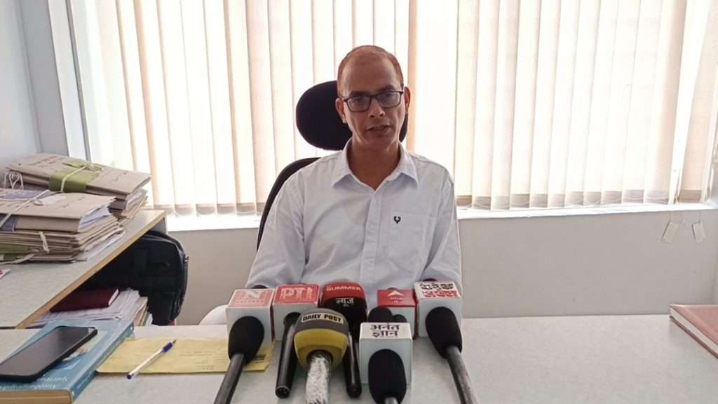 Summer Express - सिम की वैधता बढ़ाने के नाम पर पूर्व सैनिक से 2.5 लाख की ठगी, 9 लाख का फर्जी लोन भी लिया