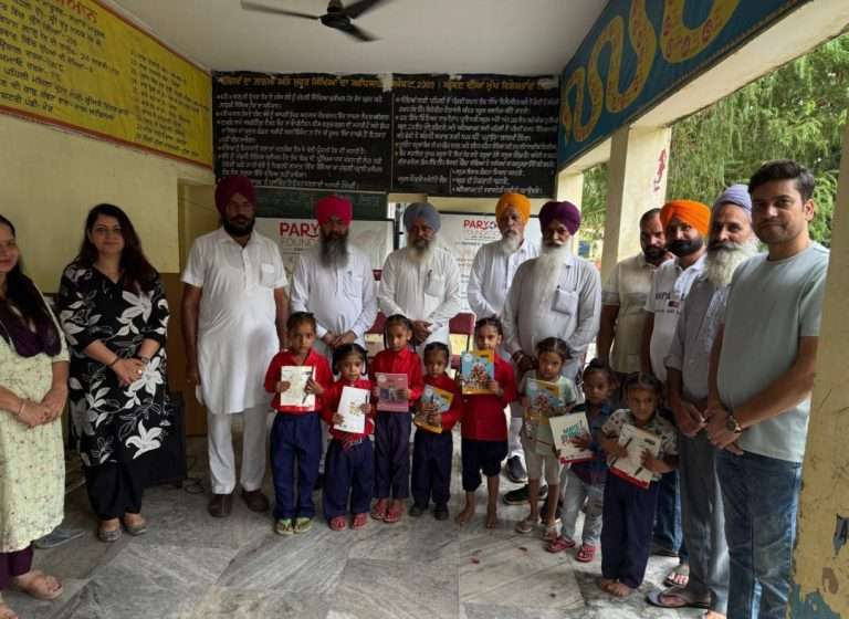 Summer Express - प्रयोग फाउंडेशन ने बठलाना स्कूल के बच्चों को दी शैक्षणिक सामग्री.. 80 विद्यार्थी हुए लाभान्वित