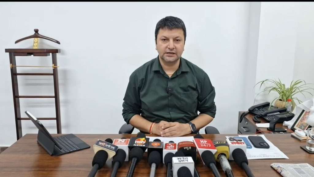 Summer Express - पूर्व सैनिक से 75,500 रुपये की एटीएम धोखाधड़ी, आरोपी की तलाश में जुटी पुलिस