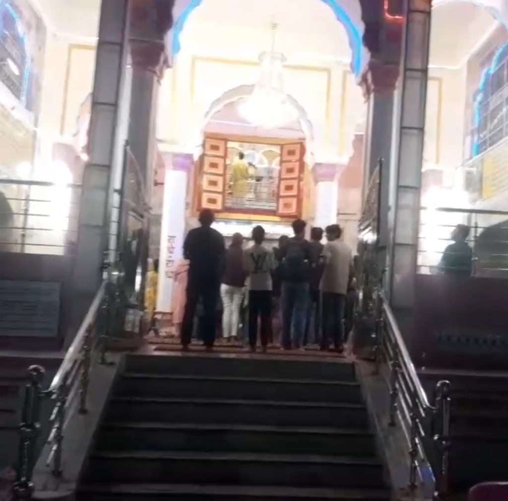 Summer Express - नूरपुर का श्रीबृजराज स्वामी मंदिर: जहां कृष्ण और मीरा संग-संग विराजमान