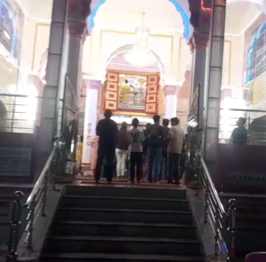 Summer Express - नूरपुर का श्रीबृजराज स्वामी मंदिर: जहां कृष्ण और मीरा संग-संग विराजमान