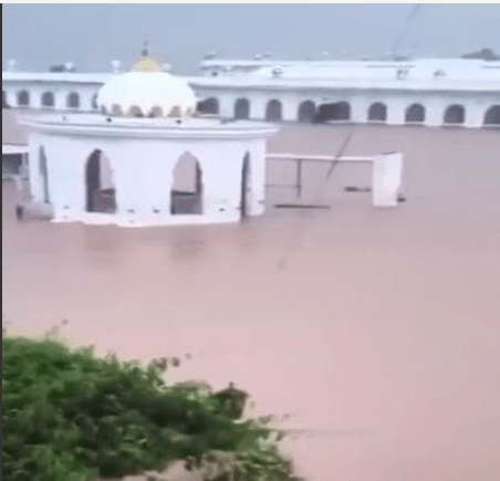 Summer Express - रावी में बाढ़ का कहर : करतारपुर साहिब गुरुद्वारा पानी में डूबा
