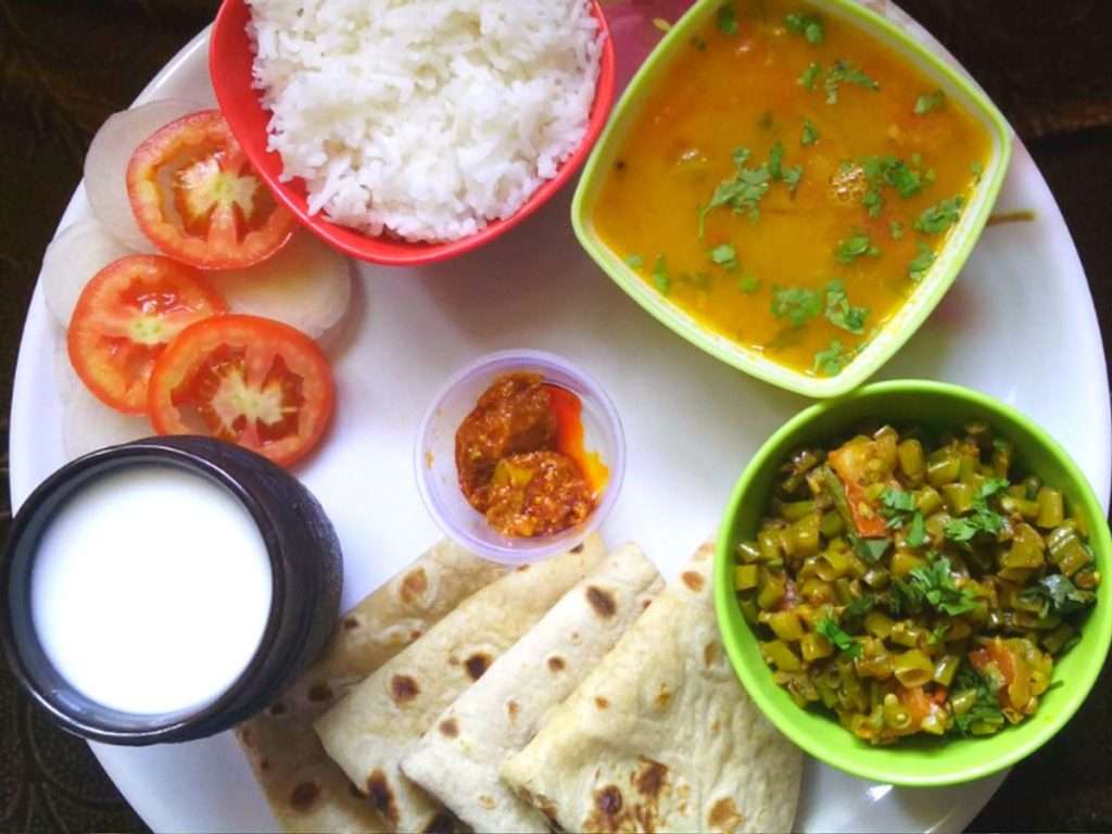 Summer Express - सेहतमंद डिनर: रोटी, दाल और हरी सब्ज़ी से मिलेगा हेल्दी डाइजेशन
