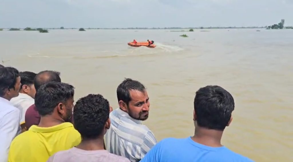 Summer Express - यमुना में डूबे कबड्डी खिलाड़ी के परिजनों से मिले खेल मंत्री गौरव गौतम