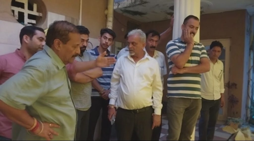 Summer Express - नूरपुर में भूस्खलन से तीन मंजिला मकान खतरे में, तीन परिवार हुए बेघर