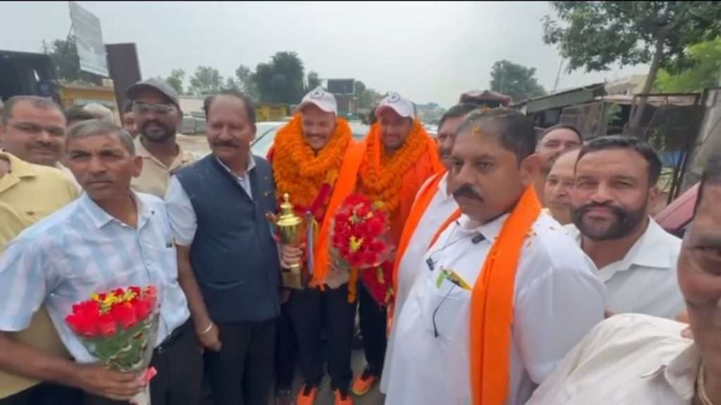 Summer Express - तेलंगाना में स्वर्ण पदक जीतकर लौटे अजय बग्गा और अमित शर्मा, ऊना में हुआ भव्य स्वागत