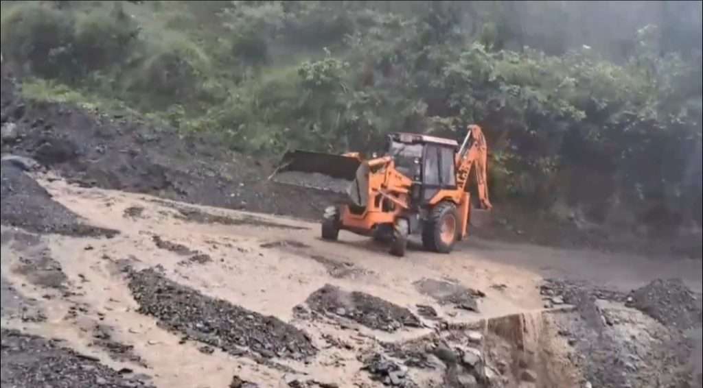 Summer Express - चुराह विधानसभा में प्राकृतिक आपदा का कहर, लोकनिर्माण विभाग को 27 करोड़ का नुकसान