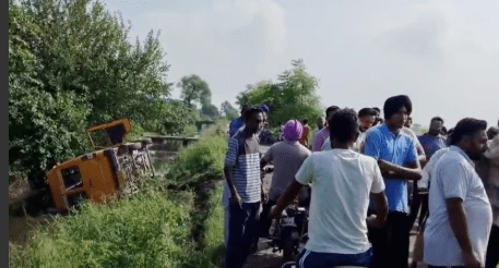 Summer Express - स्कूल खुलते ही हादसा: पटियाला में बस नाले में गिर गई