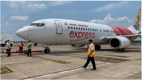 Summer Express - रनवे पर पक्षी से टकराई, उड़ान अचानक रद्द