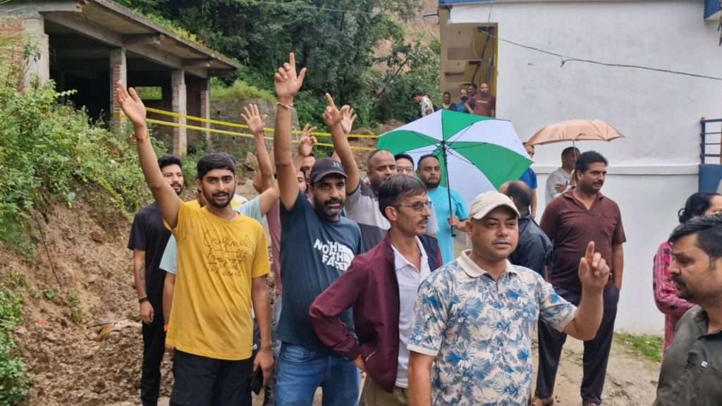 Summer Express - जंगमबाग हादसे पर ग्रामीणों का गुस्सा… बीबीएमबी पर लापरवाही का आरोप