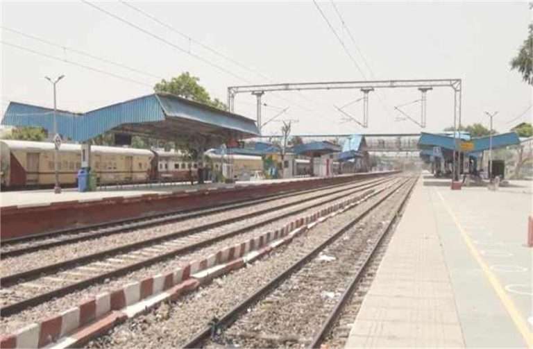 Summer Express - मालगाड़ी के सामने कूदे भट्ठा संचालक, रहस्य में मौत