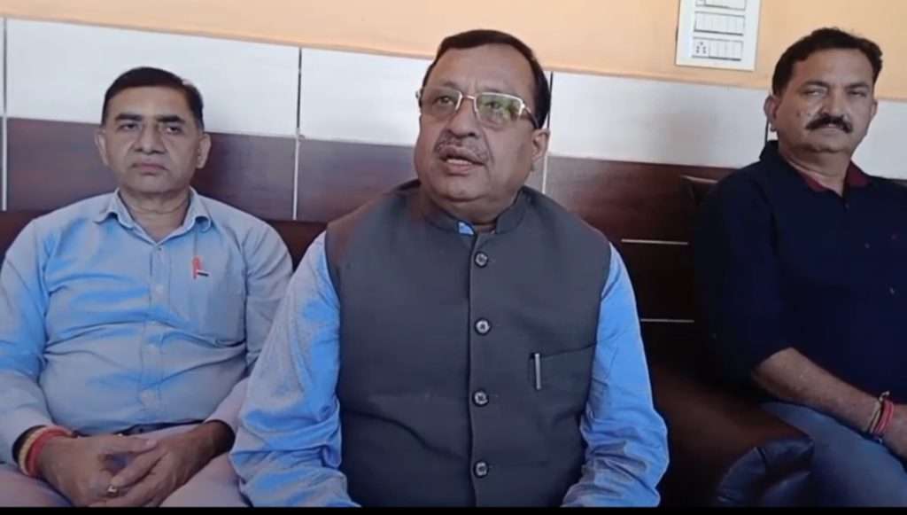 Summer Express - भाजपा नेता वीरेंद्र कंवर का दावा: दिसंबर में नहीं होंगे पंचायत चुनाव
