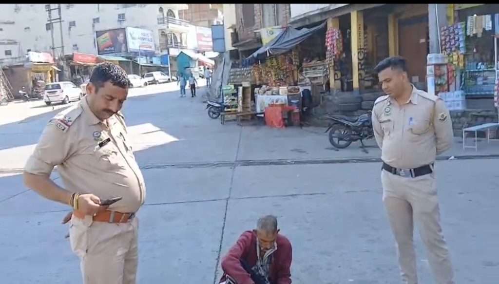 Summer Express - मोइन पुलिस ने दिखाई इंसानियत..होशियारपुर के राजकुमार की मदद कर पेश की मिसाल