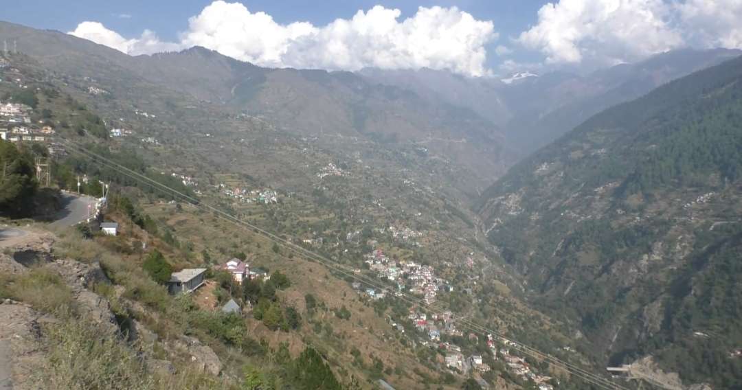 Summer Express - सर्दियों से पहले चुराह प्रशासन सतर्क — बिजली, पानी और सड़क विभागों को पूरी तैयारी के निर्देश