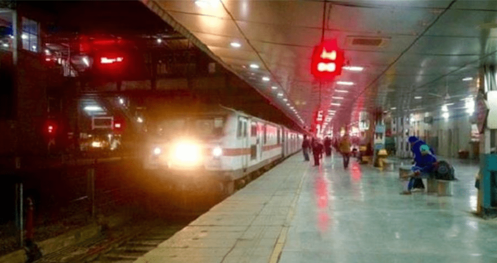 Summer Express - हिसार रेलवे: पानी की पेटियों को लेकर कोच में मारपीट, केस दर्ज