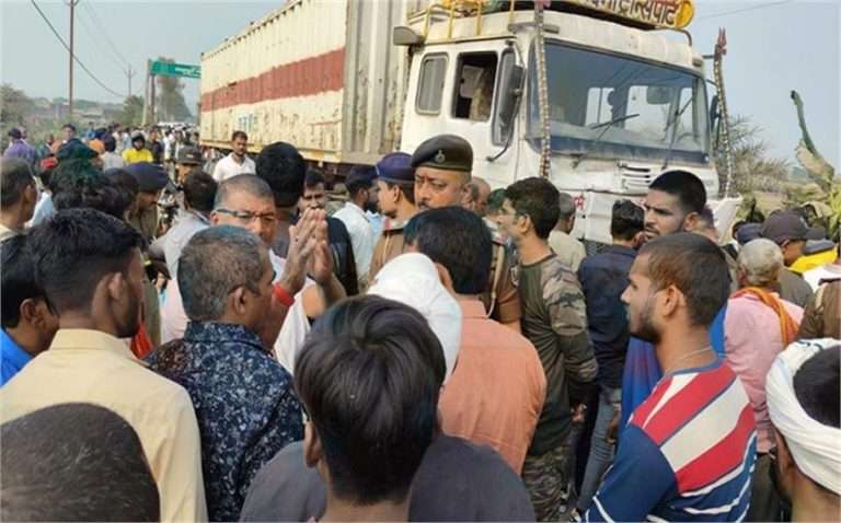 Summer Express - शेखपुरा में दर्दनाक हादसा: ऑटो-ट्रक टक्कर में 6 की मौत, 9 घायल