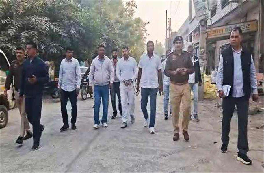 Summer Express - कुख्यात दलजीत सिहाग की बेड़ियों में परेड, हांसी पुलिस का सख्त एक्शन