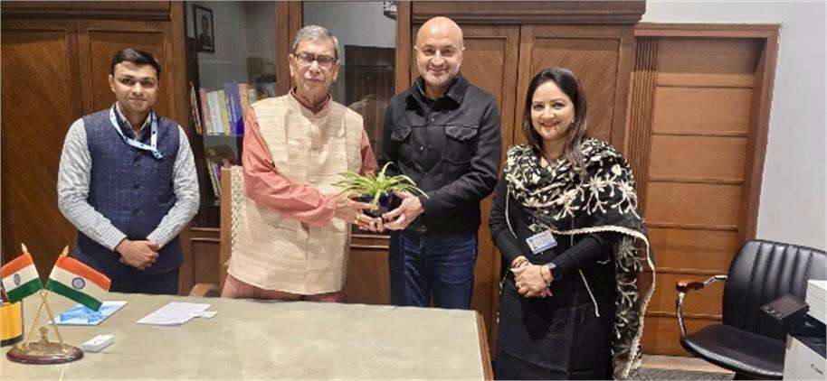 Summer Express - PHDCCI प्रतिनिधिमंडल ने राज्यपाल को PITEX-2025 आमंत्रण सौंपा