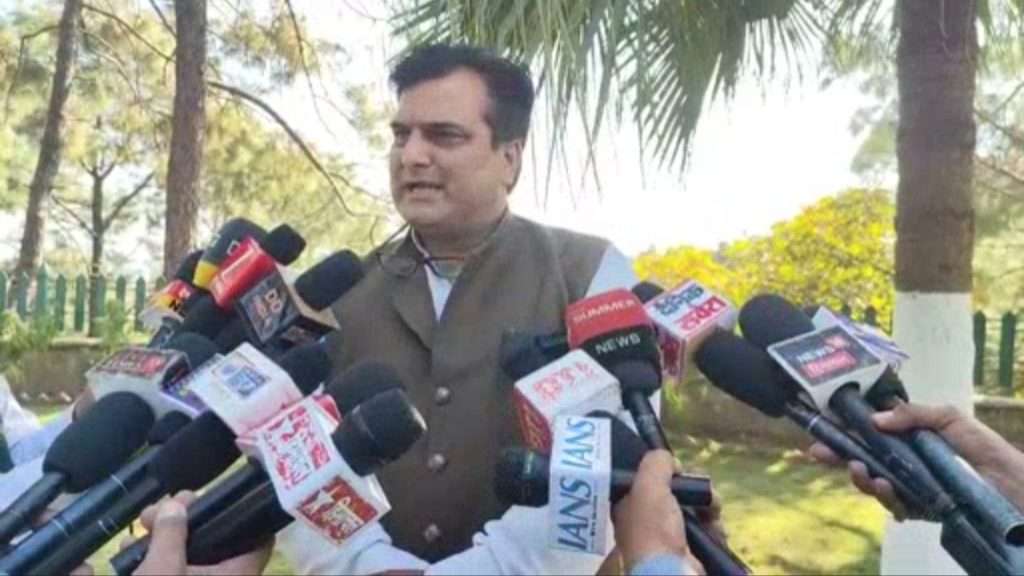 Summer Express - डा. पुष्पेन्द्र वर्मा का पलटवार – “सदर विधायक मुद्दों की राजनीति करें, घटिया बयानबाजी नहीं”