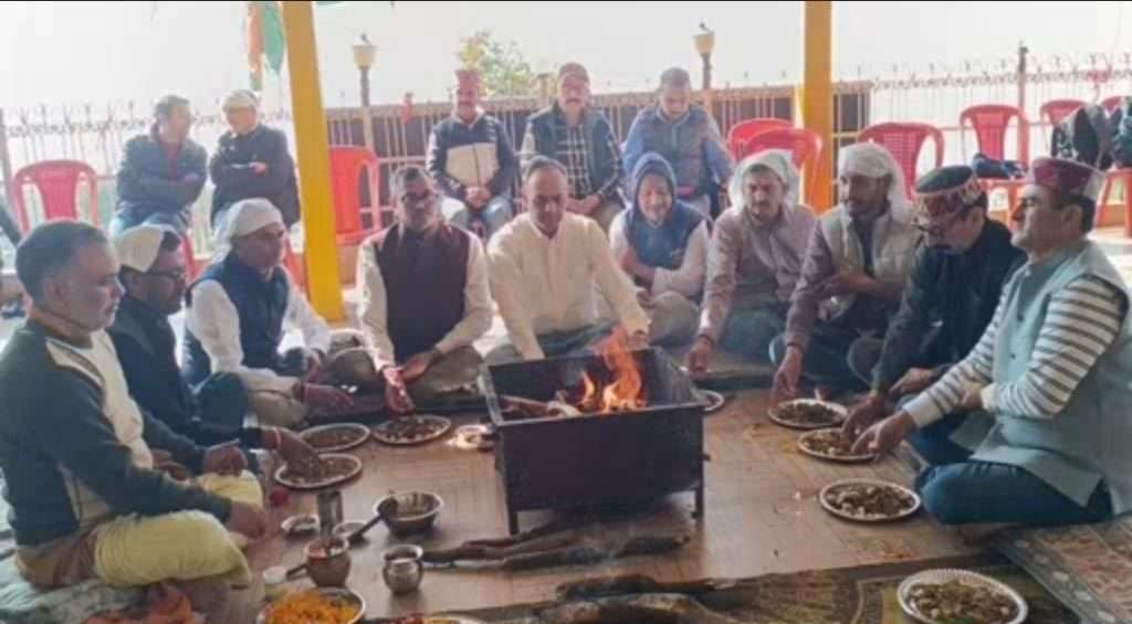 Summer Express - भारत–साउथ अफ्रीका टी-20 मैच की सफलता को लेकर एचपीसीए ने इंद्रूनाग देवता के दरबार में की विशेष पूजा-अर्चना