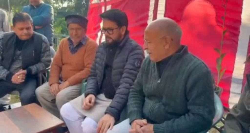 Summer Express - शहीद विंग कमांडर नमांश सयाल के परिवार से मिले अनुराग ठाकुर, कहा—देश उनके ऋण से कभी मुक्त नहीं हो सकता
