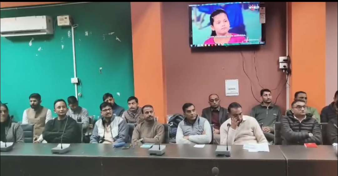 Summer Express - आकांक्षी खंड तीसा में शिक्षा सुधार पर नई रणनीति: 62 स्कूल प्रभारियों की बैठक में बच्चों के सर्वांगीण विकास पर जोर