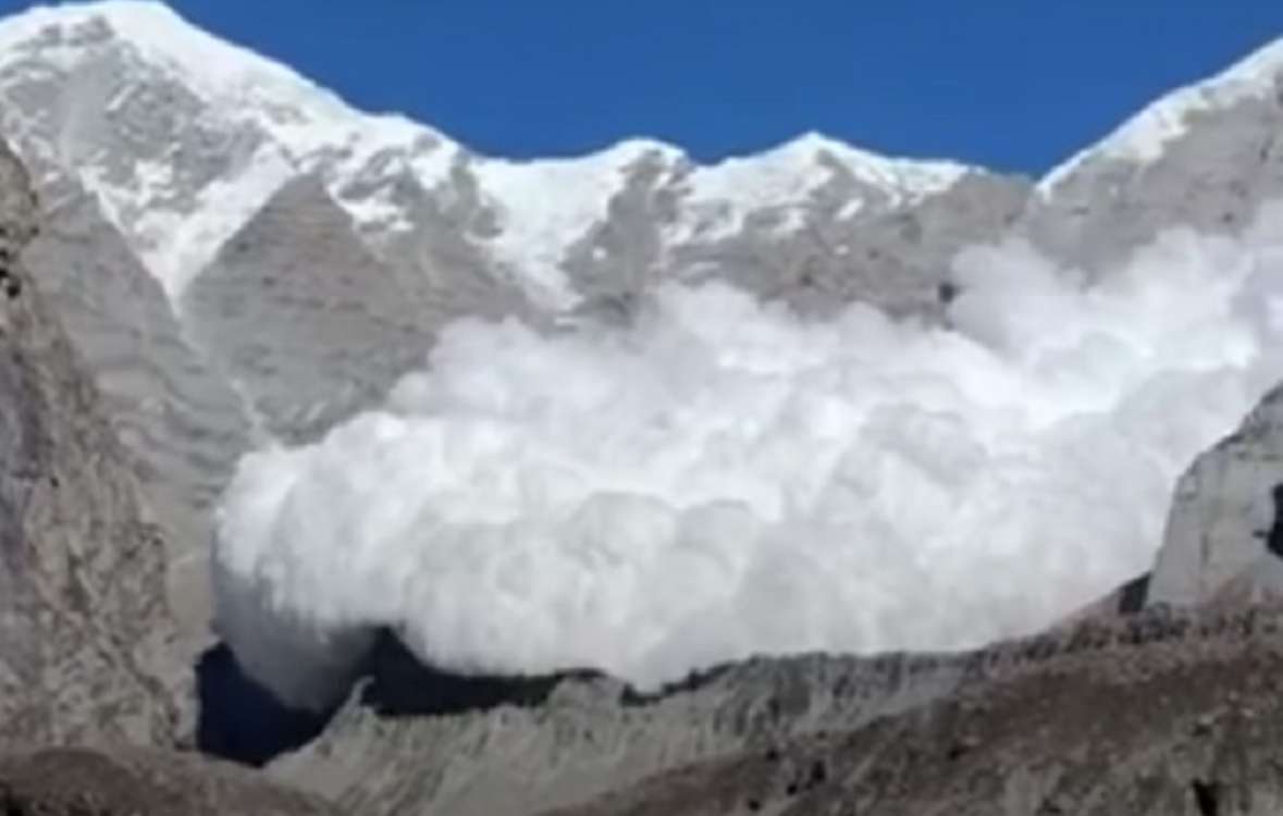 Summer Express - नेपाल हिमस्खलन हादसा सात पर्वतारोहियों की मौत चार लाप