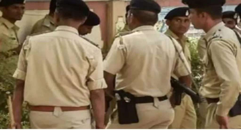 Summer Express - गुरुग्राम गोलीकांड में बड़ा खुलासा, पंजाब के सरपंच से विदेशी पिस्तौलें मिलीं