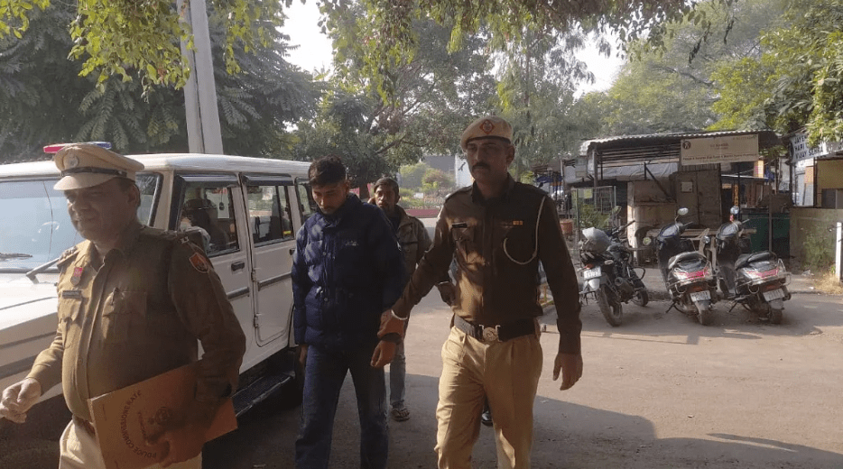 Summer Express - पंचकूला में पार्कों से सरकारी लाइट चोरी का खुलासा, दो गिरफ्तार