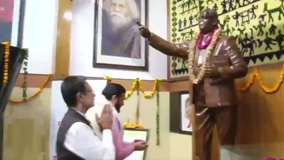 Summer Express - सीएम सैनी ने अंबेडकर को दी श्रद्धांजलि, संविधान मूल्यों का किया सम्मान