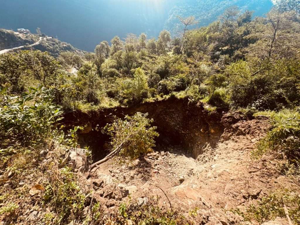 Summer Express - दयोड़ में फिर धंसी ज़मीन, प्रशासन सतर्क — एसडीएम ने रिपोर्ट तलब की