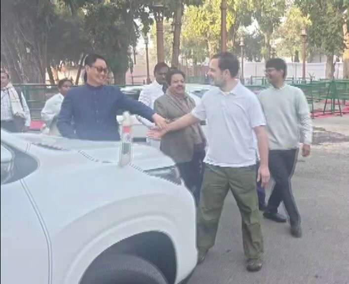 Summer Express - राहुल गांधी और किरेन रिजिजू की अचानक मुलाकात वायरल