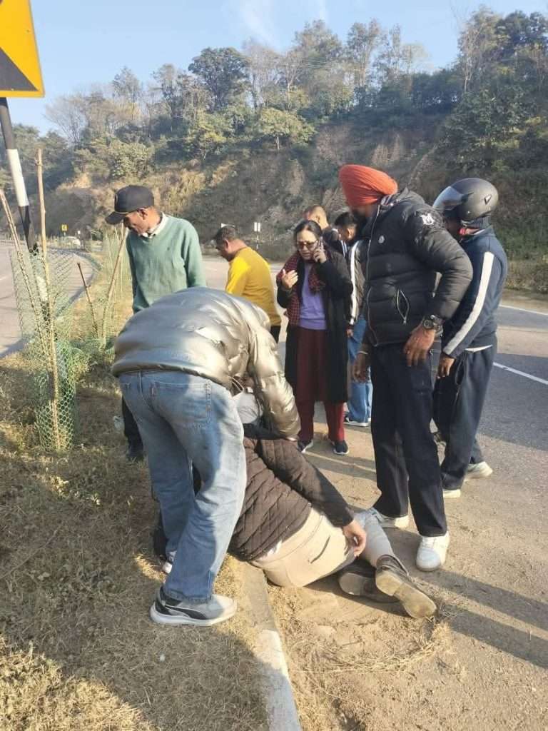 Summer Express - किरतपुर–नेरचौक फोरलेन पर हादसे में घायल युवकों की मदद को आगे आईं महिला आयोग अध्यक्ष