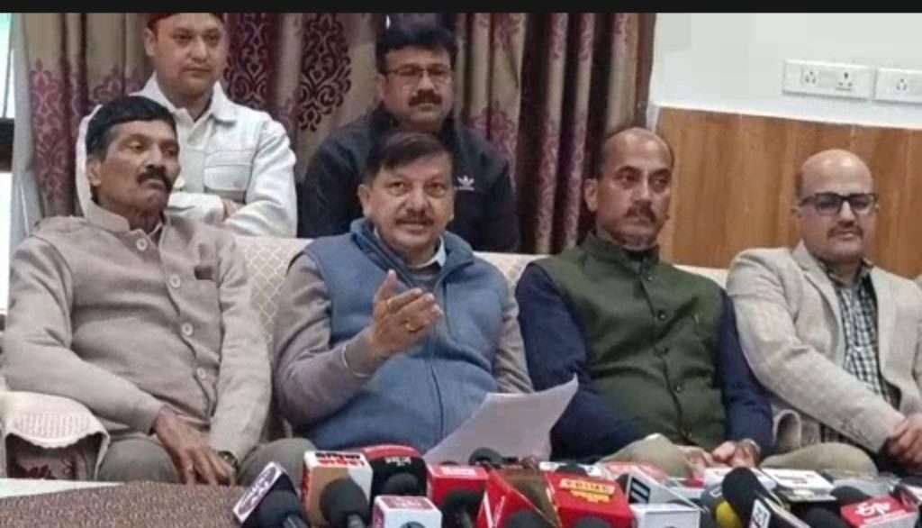 Summer Express - राजेंद्र राणा ने सरकार के तीन सालों को बताया विफल, लगाए गंभीर आरोप