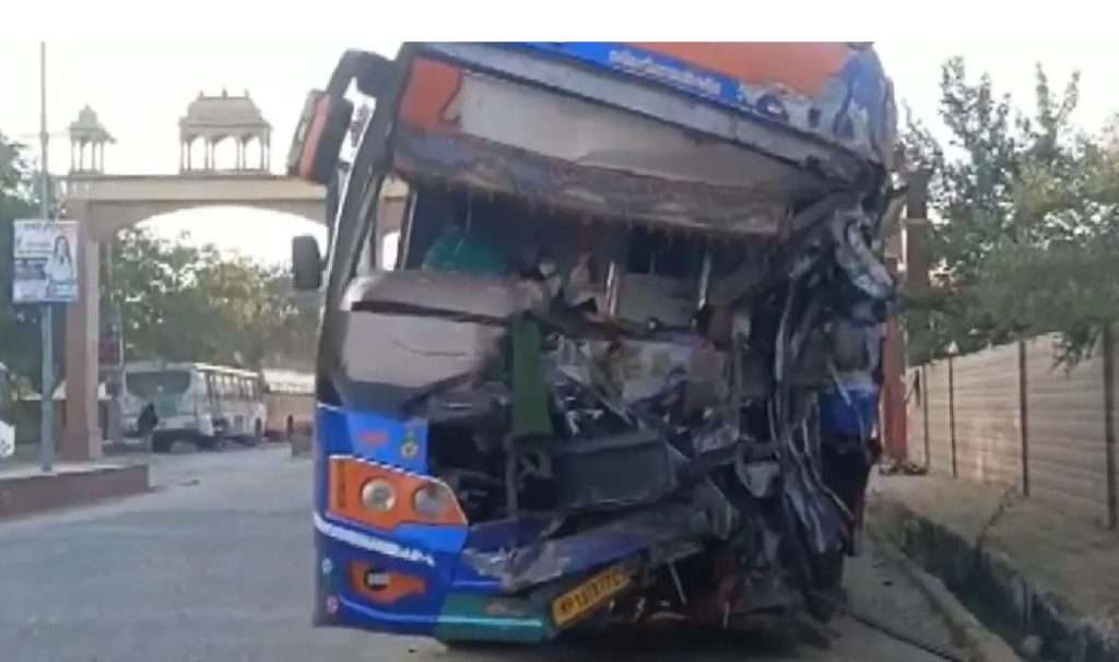 Summer Express - राजस्थान में बस हादसा: तीन तीर्थयात्रियों की मौत, कई घायल हुए
